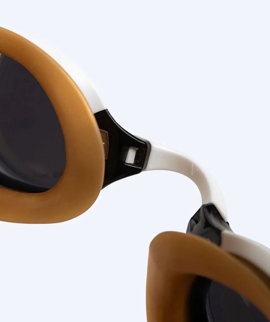Arena Schwimmbrille - Cobra Edge SWIPE - Weiß/Gold (Smoke Scheiben) - Image 6