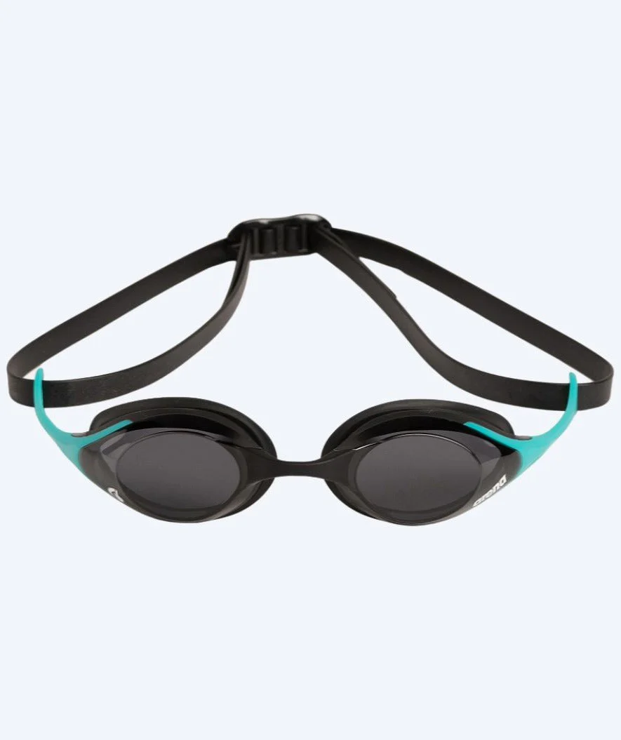 Arena Schwimmbrille - Cobra SWIPE Smoke - Schwarz/Hellblau - Image 3