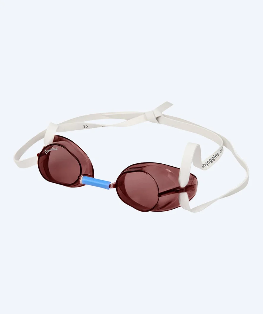 Malmsten Schwimmbrille für Freizeitschwimmer - Swedish Originals - Weiß (Smoke Scheiben)