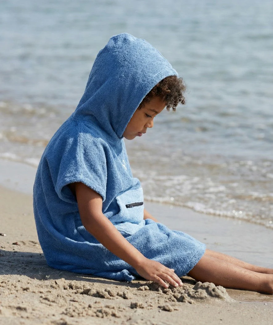 Watery Badeponcho für Kinder (1-6) - Baumwolle - Atlantic Blue - Image 4