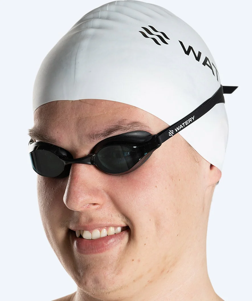 Watery Elite Schwimmbrillen - Poseidon - Schwarz (Smoke Scheiben) - Image 7
