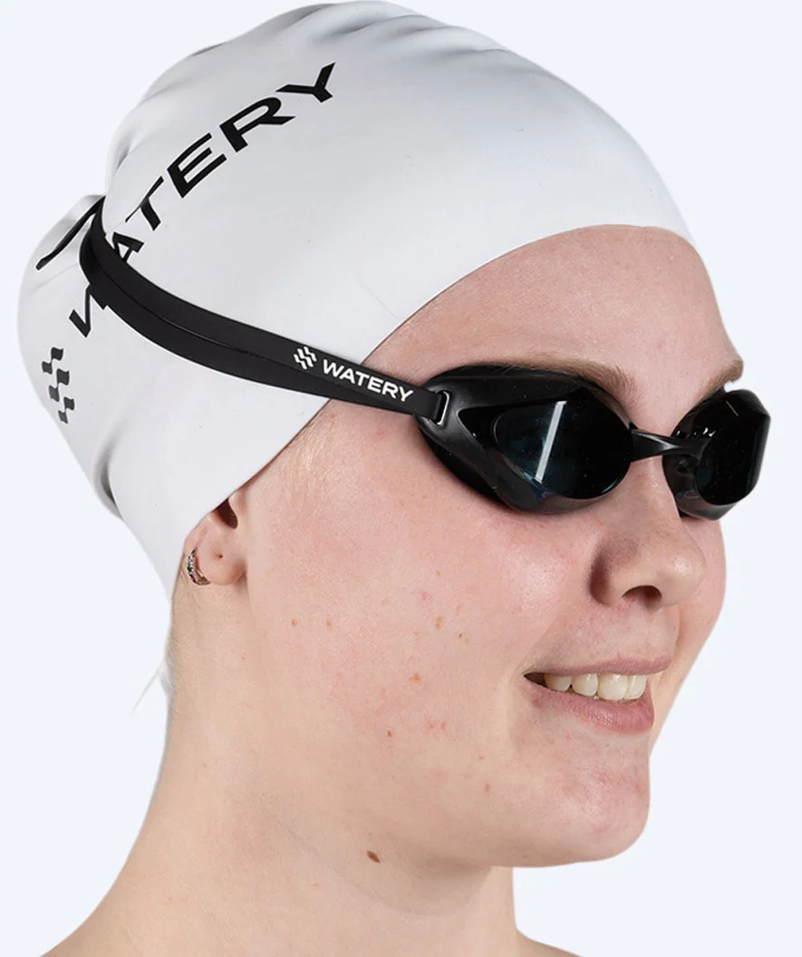 Watery Elite Schwimmbrillen - Poseidon - Schwarz (Smoke Scheiben) - Image 9