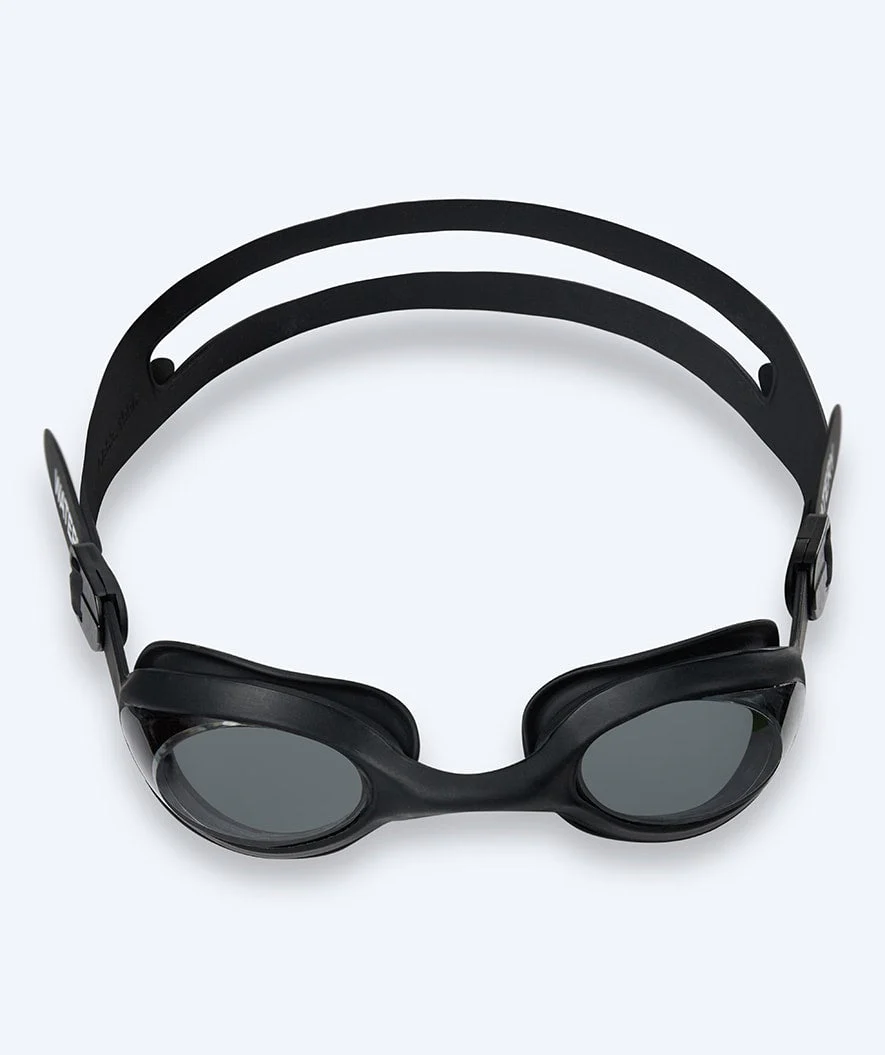 Watery Schwimmbrillen mit Sehstärke für Kurzsichtige Erwachsene - (-1.5) – (-8.0) - Matira - Schwarz (Smoke Scheiben) - Image 2
