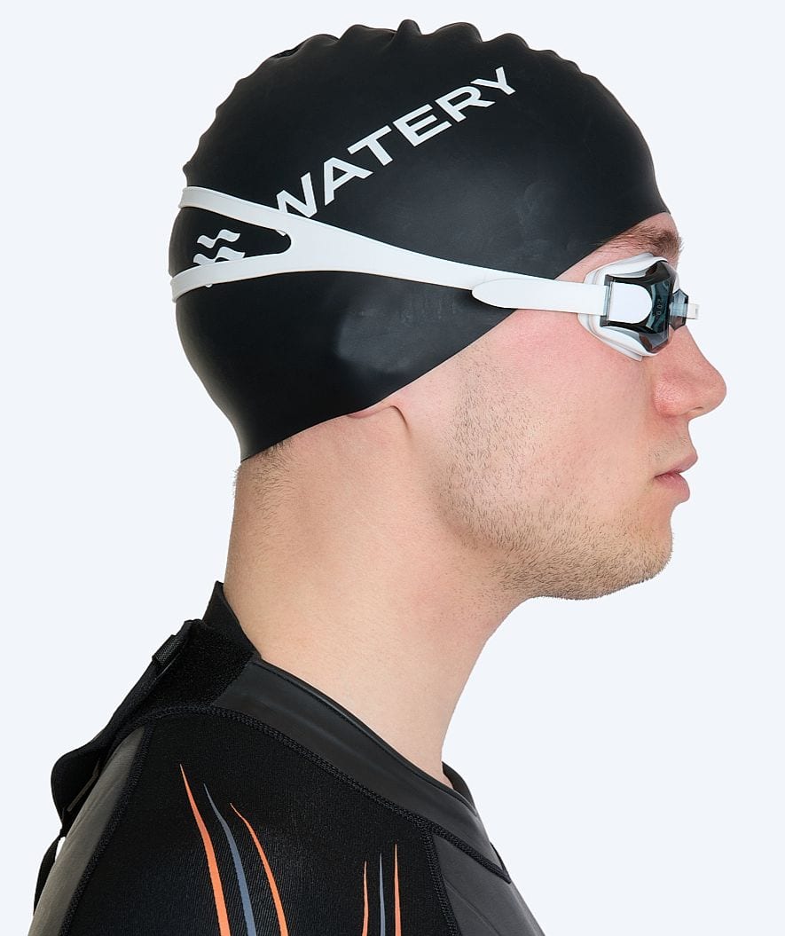 Watery Schwimmbrillen mit Sehstärke für Kurzsichtige Erwachsene - (-2.0) – (-5.0) - Naida - Weiß (Smoke Scheiben) - Image 3