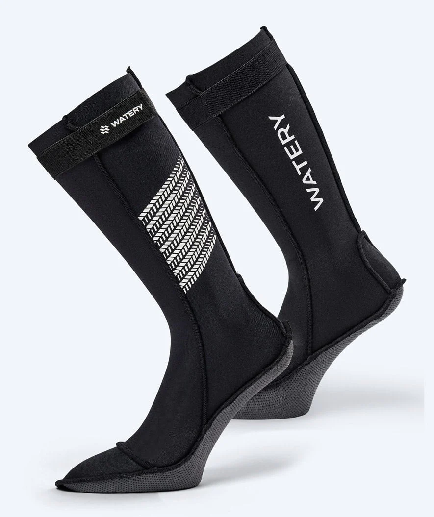 Watery Neoprensocken für Freiwasser - Calder Pro (2mm) - Schwarz