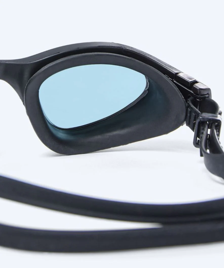 Watery Schwimmbrille für Freizeitschwimmer - Kelvin Active - Schwarz (Smoke Scheiben) - Image 6