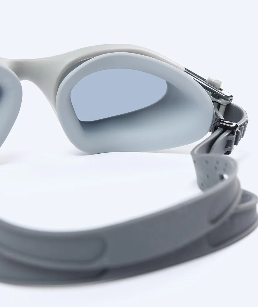 Watery Schwimmbrille für Freizeitschwimmer - Raven Active - Grau (Smoke Scheiben) - Image 6