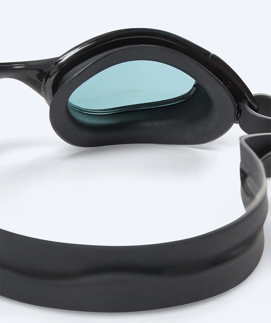 Watery Schwimmbrille für Freizeitschwimmer - Wade Active - Schwarz (Smoke Scheiben) - Image 6